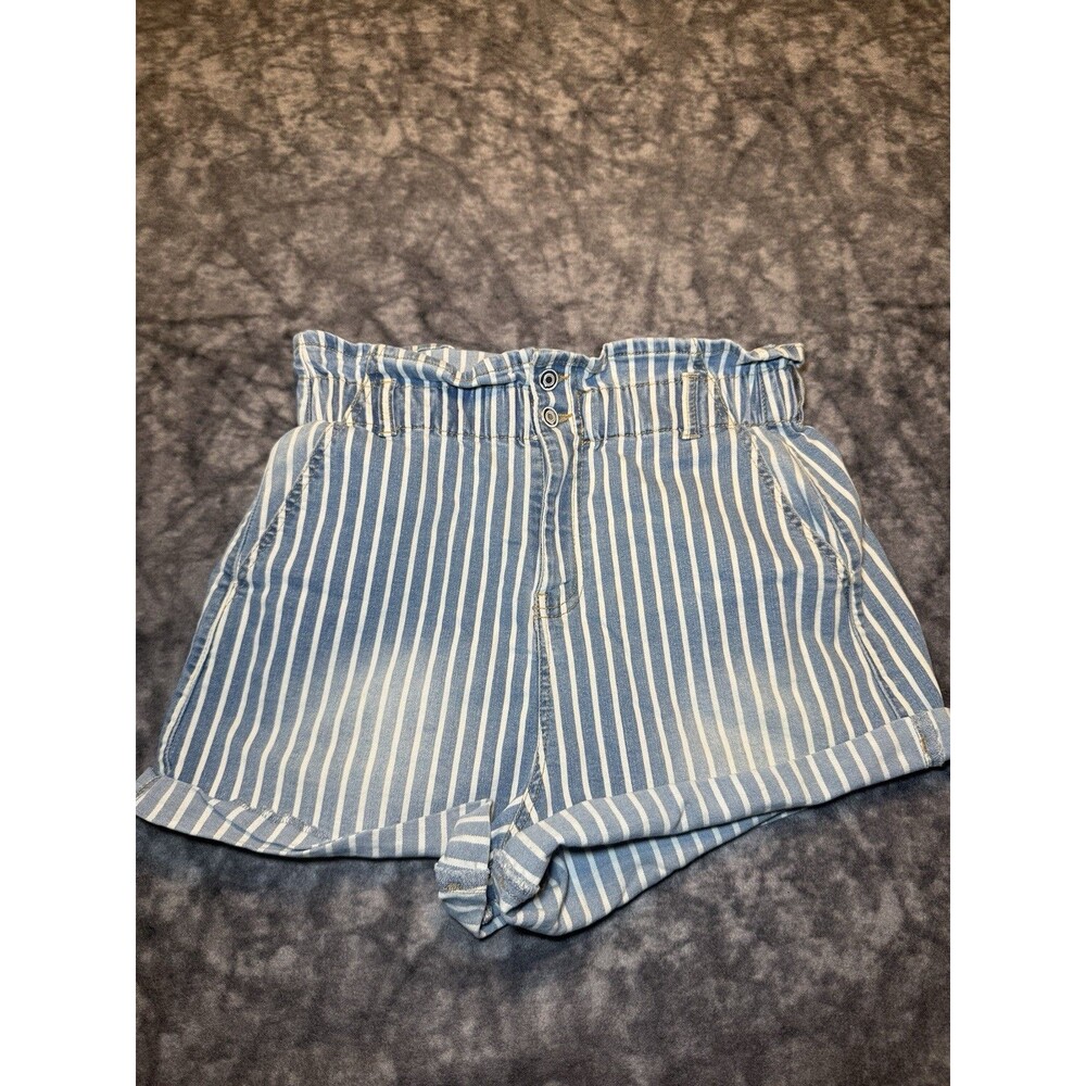 No Boundaries High Rise Striped Denim Shorts Pockets 2.5" Inseam 28" Waist